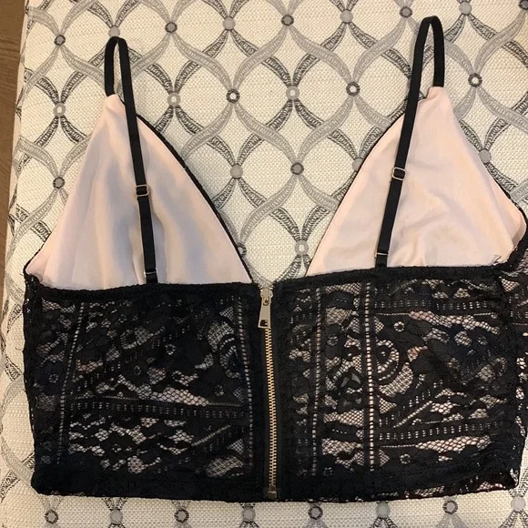 Lace bralette crop top - Picture 2 of 3